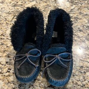 Ugg woman’s size 8 worn twice.  Like new.